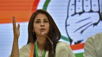 నా ప్రాణానికి ముప్పు ఉంది.. ఊర్మిళ షాకింగ్ కామెంట్స్