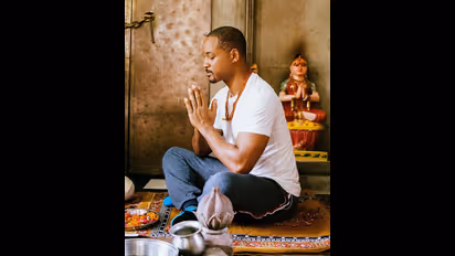 भारत से प्रभावित विल स्मिथ ने हरिद्वार में की गंगा आरती (PHOTO)