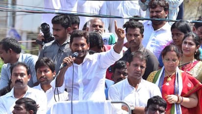 ఏలూరులో వైఎస్ జగన్ ఎన్నికల ప్రచారం (ఫోటోలు)