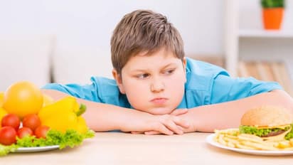 ഈ ശീലമാണ് കുട്ടികളെ പൊണ്ണത്തടിയന്മാരാക്കുന്നത്