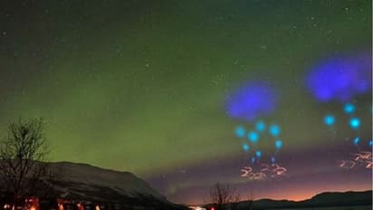 ಆಗಸದಲ್ಲಿ ವಿಚಿತ್ರ ನೀಲಿ ದೀಪ: ಏಲಿಯನ್ ಶಿಪ್ ಅಂದುಕೊಂಡ್ರು ಪಾಪ!