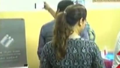 చిరంజీవితో సెల్ఫీ దిగిన ఎన్నికల అధికారి