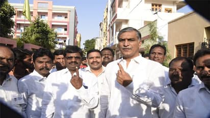 సిద్దిపేటలో ఓటేసిన హరీష్... ఓటింగ్ శాతాన్ని పెంచాలంటూ పిలుపు