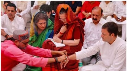 മോദി അജയ്യനല്ല; 2004 മറക്കരുതെന്ന് സോണിയാ ഗാന്ധി