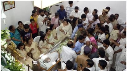 രാഷ്ട്രീയ ചാണക്യന് വിട; അന്ത്യയാത്ര ചിത്രങ്ങളിലൂടെ