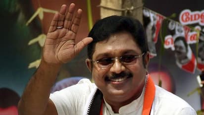 டி.டி.வி.தினகரன் ஆட்களுக்கு அதிமுகவில் பொறுப்பா..? கொட்டும் மழையில் கொதித்த ரத்தத்தின் ரத்தங்கள்..!