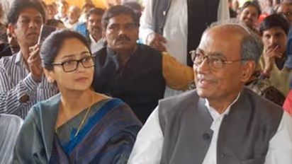 காவி உடை அணிந்து கோயில்களுக்குள் பாலியல் பலாத்காரம்... முதல்வர் முன் பகீர் புகார்..!