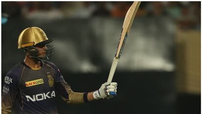 ഗില്ലിനെ എപ്പോള് കൊല്ക്കത്തയുടെ നായകാക്കുമെന്ന് ചോദിച്ച ആരാധകന് ഷാരൂഖിന്റെ മറുപടി