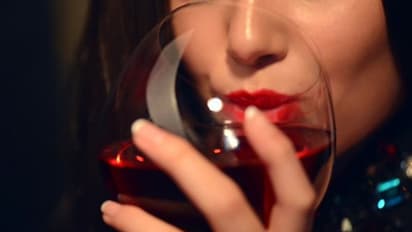 സ്ത്രീകള്ക്ക് ആര്ത്തവ സമയത്ത് മദ്യപിക്കാമോ?