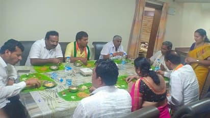 15 ವರ್ಷಗಳ ಬಳಿಕ ರೇವಣ್ಣ ಮನೆಯಲ್ಲಿ ಸಿದ್ದು ಭೋಜನ