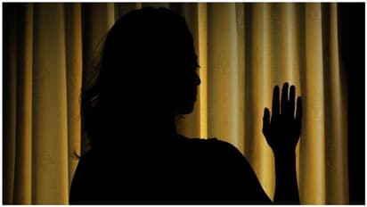 మహిళతో అసభ్యంగా ప్రవర్తించిన కానిస్టేబుల్