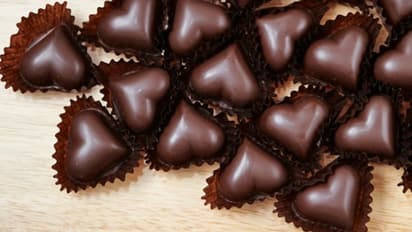 ഹൃദയത്തെ സംരക്ഷിക്കാന് ചോക്ലേറ്റ് കഴിക്കാം...