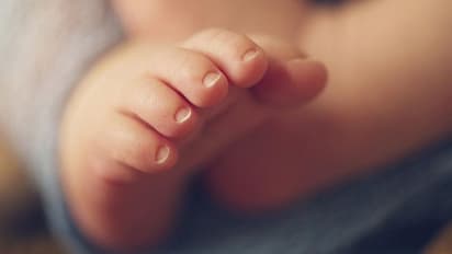 300 ഗ്രാം ഭാരവുമായി ജനിച്ച കുഞ്ഞ് പുതുജീവിതത്തിലേക്ക്