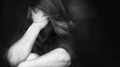 కారులో యువతిపై ముగ్గురు ఐటీ ఉద్యోగల అత్యాచారయత్నం.. పీకలదాకా తాగి.. తోటి ఉద్యోగిపైనే..