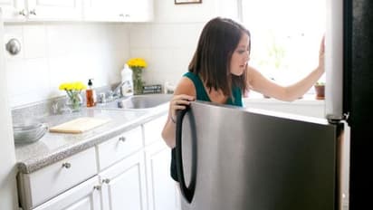 ice water: வெயிலில் அடிக்கடி ஐஸ் வாட்டர் குடிக்கும் ஆளா நீங்கள்.. அதனால் வரும் பாதிப்புகள் தெரியுமா?