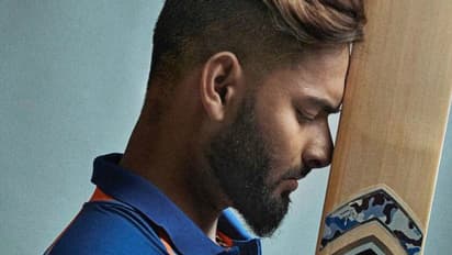 దక్కని చోటు: రిషబ్ పంత్ కు ఎమ్మెస్కే ప్రసాద్ ఓదార్పు