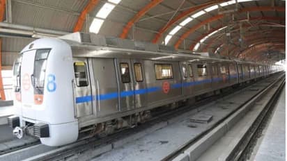 മെട്രോ ട്രെയിന് മുമ്പില് ചാടി വയോധികന്റെ ആത്മഹത്യാശ്രമം