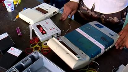 लोकसभा चुनाव 2019 में दूसरे चरण की वोटिंग कल, कई दिग्गज की किस्मत का फैसला