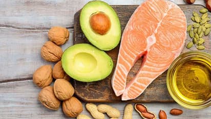 കൊളസ്ട്രോൾ കുറയ്ക്കാൻ സഹായിക്കുന്ന നാല് മികച്ച ഭക്ഷണങ്ങൾ