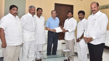 పోలింగ్ దాడులపై గవర్నర్కు వైఎస్ జగన్ ఫిర్యాదు