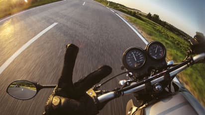 Biker touches almost 300 kmph during Bengaluru lockdown, arrested for over speeding (Watch)
