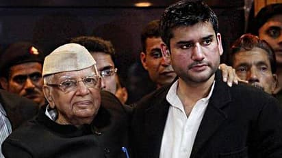 तकिए से मुंह दबाने से गई एनडी तिवारी के बेटे रोहित शेखर की जान, केस दर्ज