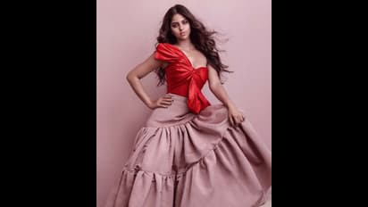 জল্পনার অবসান ঘটিয়ে প্রকাশ্যে এল শাহরুখ কন্যা সুহানার ডেবিউর খবর