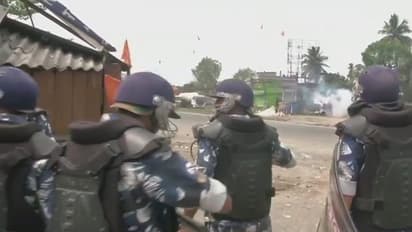 बंगाल में दूसरे चरण की वोटिंग के दौरान जमकर बवाल, सीपीएम प्रत्याशी मोहम्मद सलीम की कार पर हमला