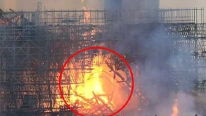 ನೋಟ್ರೆ-ಡೇಮ್ ಕ್ಯಾಥೆಡ್ರಲ್ ದುರಂತ: ಬೆಂಕಿಯ ಕೆನ್ನಾಲಿಗೆಯಲ್ಲಿ ಏಸು ಕ್ರಿಸ್ತ?