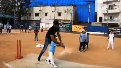 ಮಕ್ಕಳೊಂದಿಗೆ ಗಲ್ಲಿ ಕ್ರಿಕೆಟ್ ಆಡಿದ ಐಪಿಎಲ್ ಸ್ಟಾರ್ಸ್!