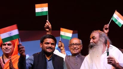 पाटीदारों की चुनावी रैली में हार्दिक पटेल को मारा गया चांटा