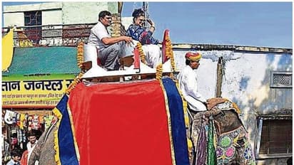 സ്ഥാനാര്ത്ഥിയുടെ ആനസവാരി; അന്വേഷണത്തിന് ഉത്തരവിട്ട് തെരഞ്ഞെടുപ്പ് കമ്മീഷന്