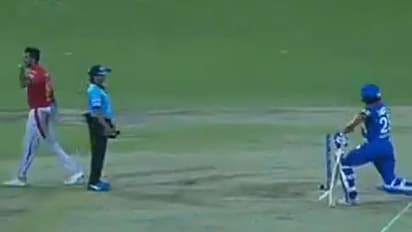 വീണ്ടും അശ്വിന്റെ മങ്കാദിങ് ശ്രമം; പൊട്ടിച്ചിരിപ്പിക്കുന്ന മറുപടിയുമായി ധവാന്- വീഡിയോ കാണാം