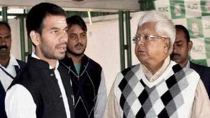 तेज प्रताप को बाहर करने की तैयारी में हैं लालू प्रसाद यादव?