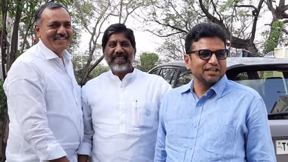 మల్లు భట్టి, శ్రీధర్ బాబు భేటీ: పార్టీ మార్పుపై గండ్ర స్పందన ఇదీ...