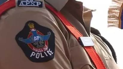 లైంగిక కోరిక తీర్చాలని బలవంతపెట్టిన సిఐపై వేటు