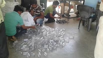 புதுவையில் ரூ.1.5 லட்சம் மதிப்பிலான கள்ளச் சாராயம் அழிப்பு