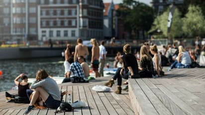 പൊന്നുപോലെ സ്വന്തം ജനങ്ങളെ കാക്കുന്ന സര്‍ക്കാര്‍; ലോകത്തിലെ ഏറ്റവും സന്തോഷമുള്ള ഒരു രാജ്യം!