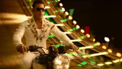 ಭಾರತ್ ಟ್ರೈಲರ್ ಬಿಡುಗಡೆ: ಟ್ರಿಯಂಪ್ ಬೊನ್ನೆವಿಲ್ಲಿ ಬೈಕ್ನಲ್ಲಿ ಸಲ್ಮಾನ್ ಸ್ಟಂಟ್!