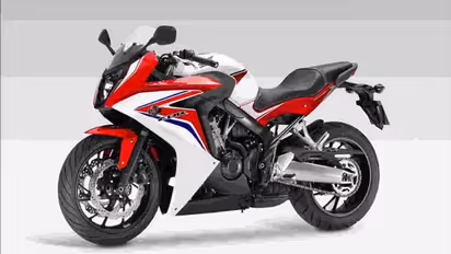 భారత విపణిలోకి హోండా ‘సీబీఆర్’స్పోర్ట్ బైక్: కవాసాకి నింజాతో ‘ఢీ’