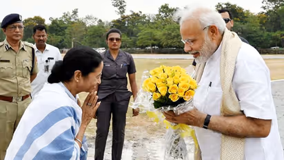 PM Modi tells Akshay Kumar, ‘Mamata Didi gifts me kurtas every year’