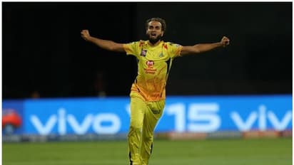 വിക്കറ്റു വീഴ്ത്തിയാല് പിന്നെ പിടിച്ചാല് കിട്ടില്ല; ഇമ്രാന് താഹിറിന്റെ ആഘോഷത്തില് എങ്ങനെ പങ്കെടുക്കുമെന്ന് വെളിപ്പെടുത്തി ധോണി