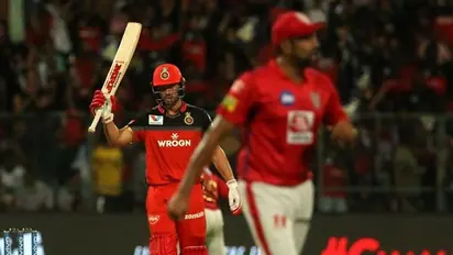 డివిలియర్స్, స్టోయినీస్ మెరుపులు...బెంగళూరు హ్యాట్రిక్ విజయం