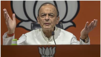 চিকিৎসায় সাড়া দিচ্ছেন অরুণ জেটলি, প্রাক্তন অর্থমন্ত্রীর অবস্থা স্থিতিশীল