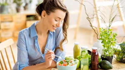 സ്ത്രീകള് എന്നും കഴിച്ചിരിക്കേണ്ട അഞ്ച് ഭക്ഷണങ്ങള്