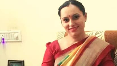 സ്ത്രീധനത്തിന്റെ പേരിൽ ഭർത്താവ് ഉപേക്ഷിച്ചു, ഐഎഎസ് നേടി പ്രതികാരം വീട്ടി ഭാര്യ