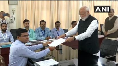 ಮೋದಿಗೆ ಮಾಳವೀಯ ಮೊಮ್ಮಗಳು, ಸ್ಮಶಾನದ ಚೌಕಿದಾರ ಸೂಚಕರು!