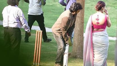 సెట్ లో బ్యాట్ పట్టుకున్న రజనీ!