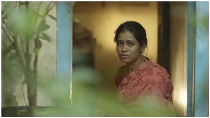 ”நான் அடிச்ச அடியில அந்த நடிகர் நெஞ்சு வலி வந்து துடிச்சார்”...பகீர் கிளப்பும் தமிழ் நடிகை...