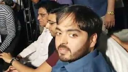 ಮುಕೇಶ್ ಅಂಬಾನಿ ಕಾಂಗ್ರೆಸ್ ಬೆಂಬಲ: ಪುತ್ರ ಅನಂತ್ ಬಿಜೆಪಿಗೆ ಜೈಕಾರ